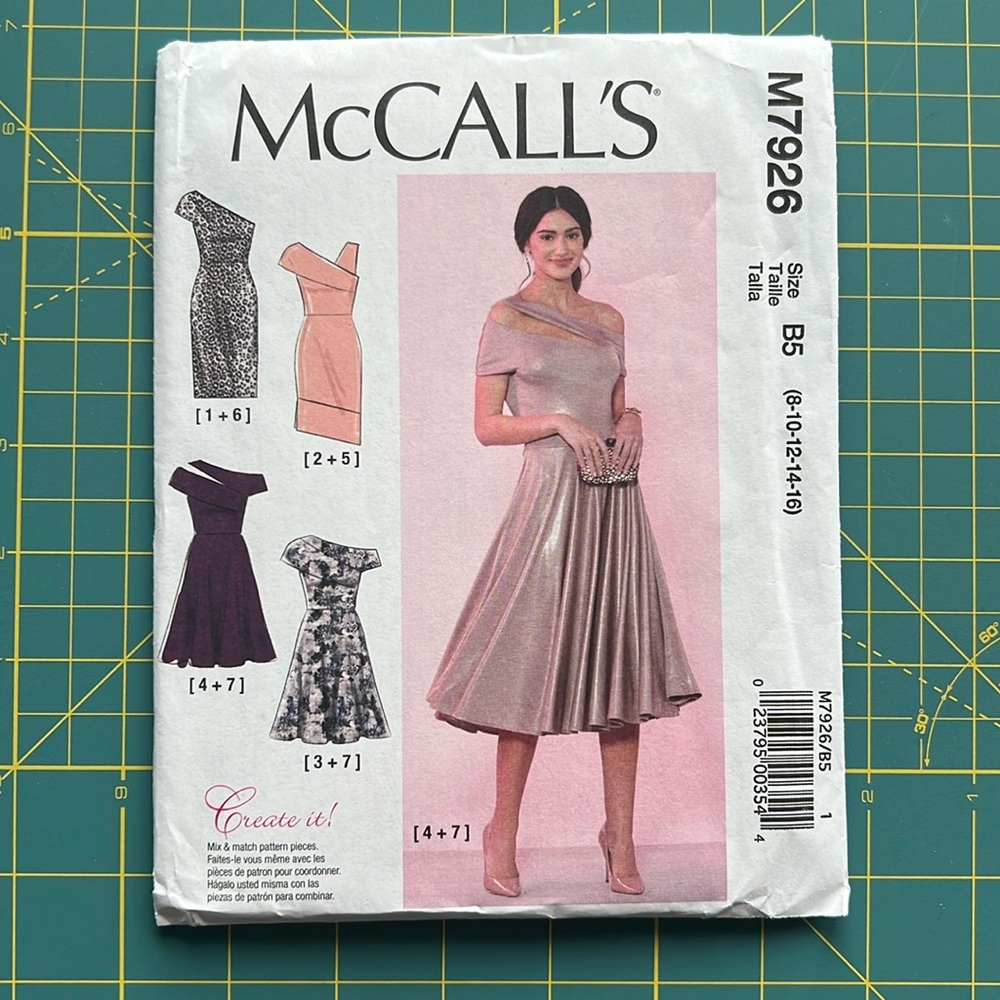 McCall Sewing Pattern - Dress M7926